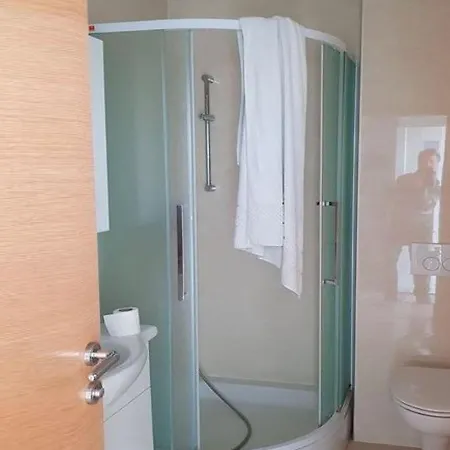 Apartament Contemporary In Near Sea Neviđane